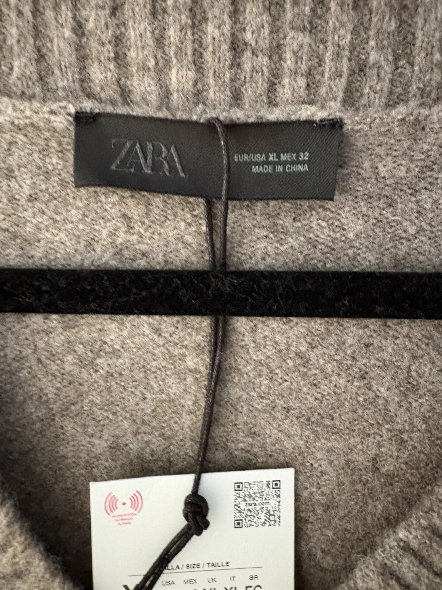 Image for Gilet taupe encoulure en V neuf Zara
