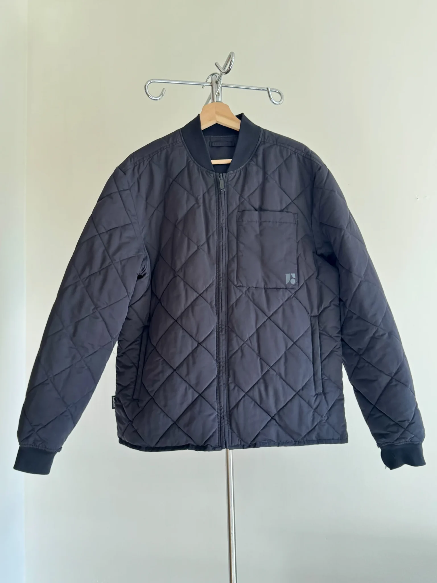 Featured image for Veste Bomber Réversible Matelassée ou Lisse Noire Frank and Oak Skyline Homme Medium