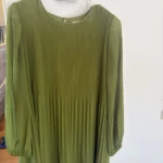 Featured thumbnail for Robe plissée Daydreamer Wilfred (Aritzia) – Vert Olive