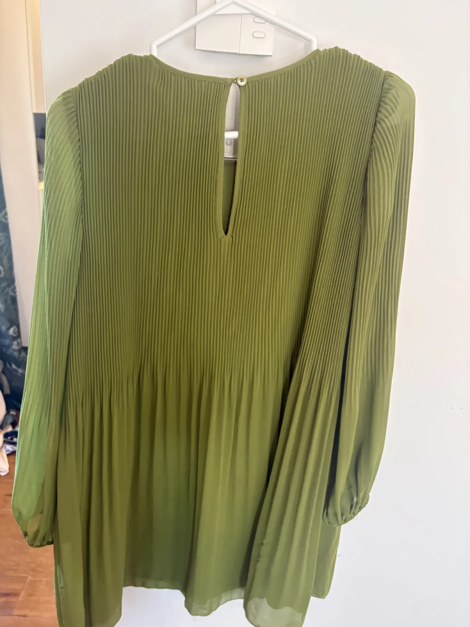 Image for Robe plissée Daydreamer Wilfred (Aritzia) – Vert Olive