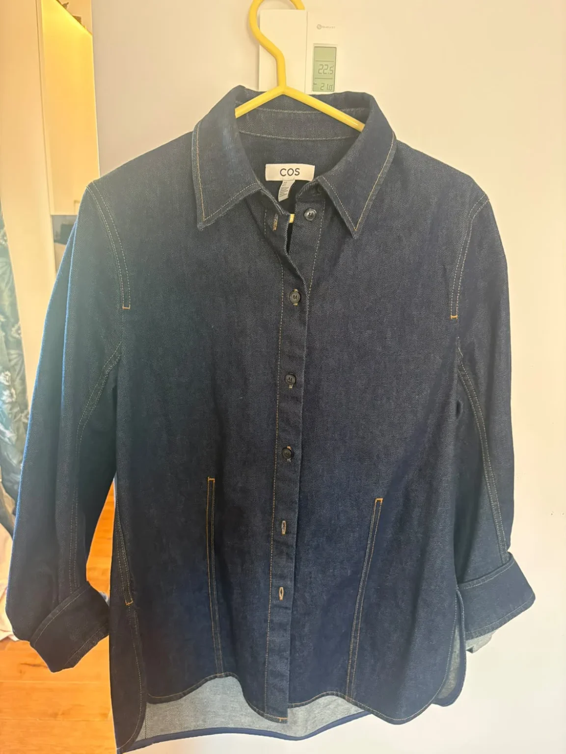 Featured image for Chemise COS - taille 6