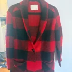 Featured thumbnail for Veste carreautée Aritzia