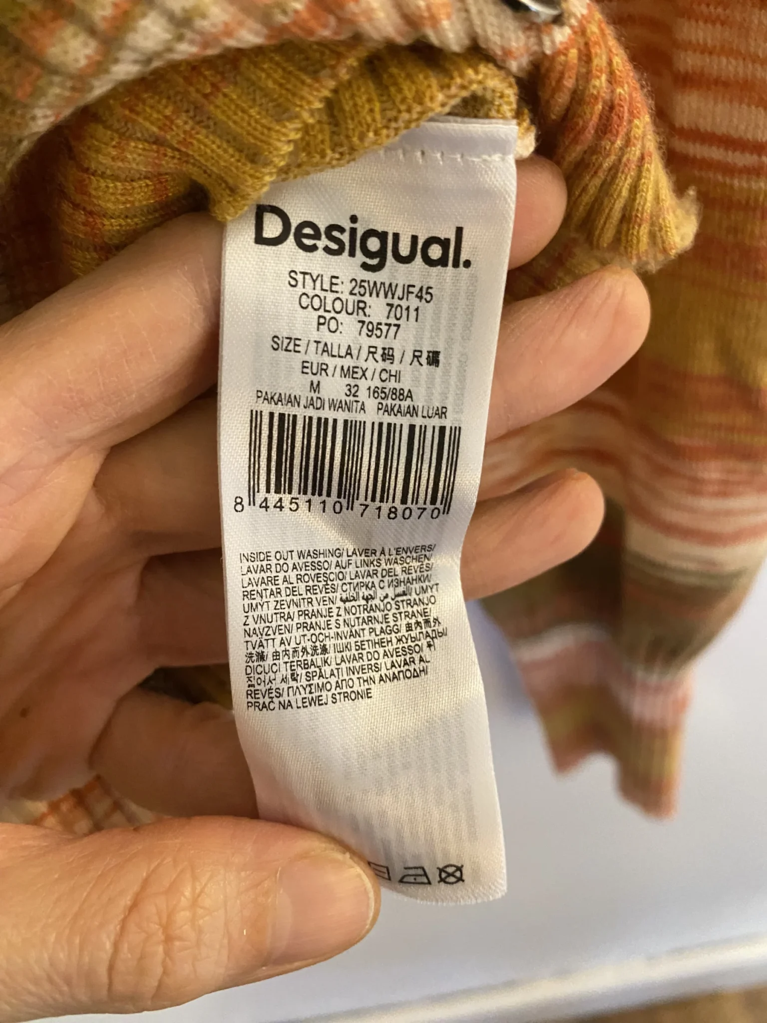 Image for Lightweight jacket with a zip and hood