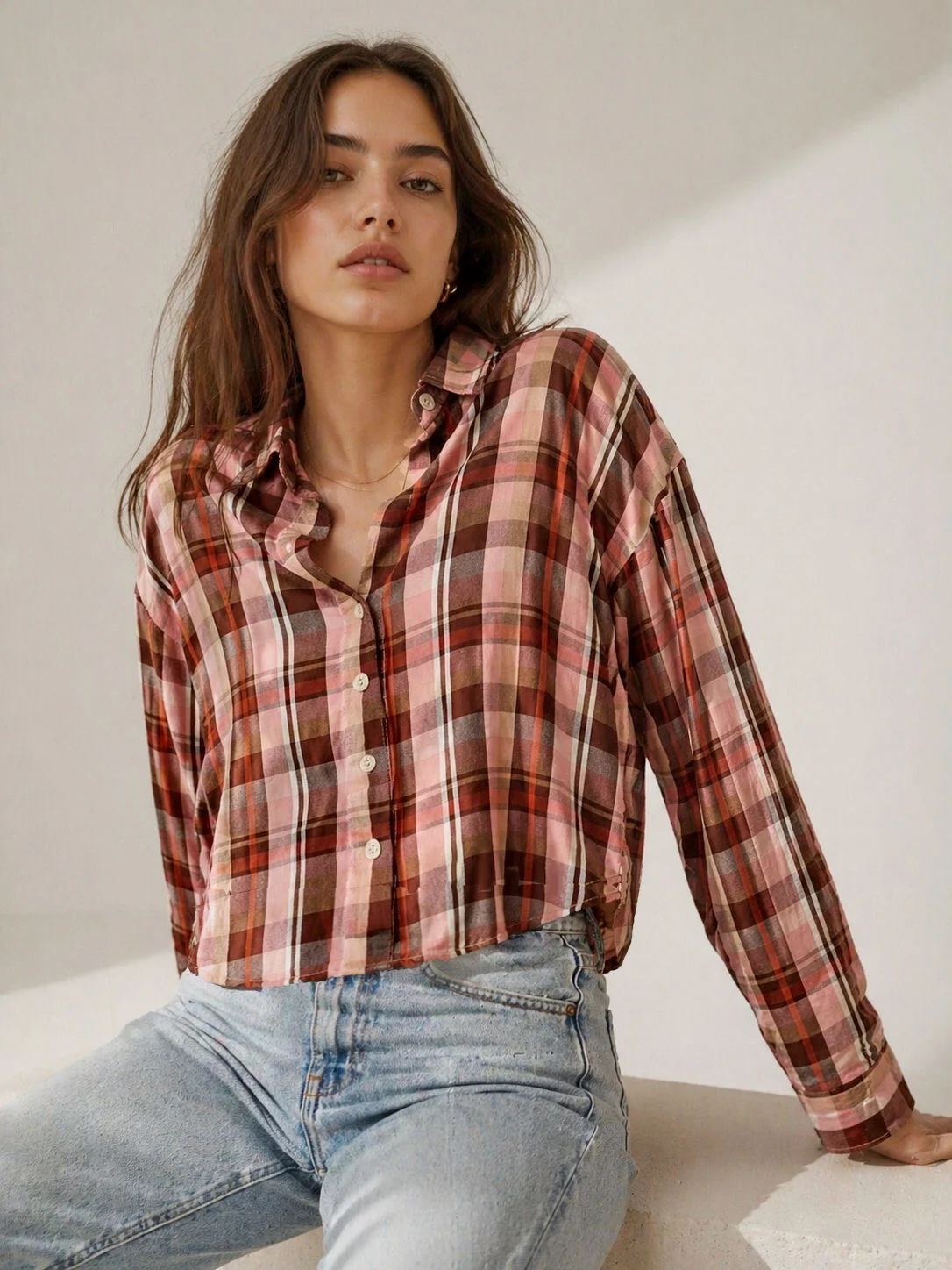 Chemise Aritzia Wilfred Free à carreaux rose et brun, courte et ample, taille S Aritzia seconde main