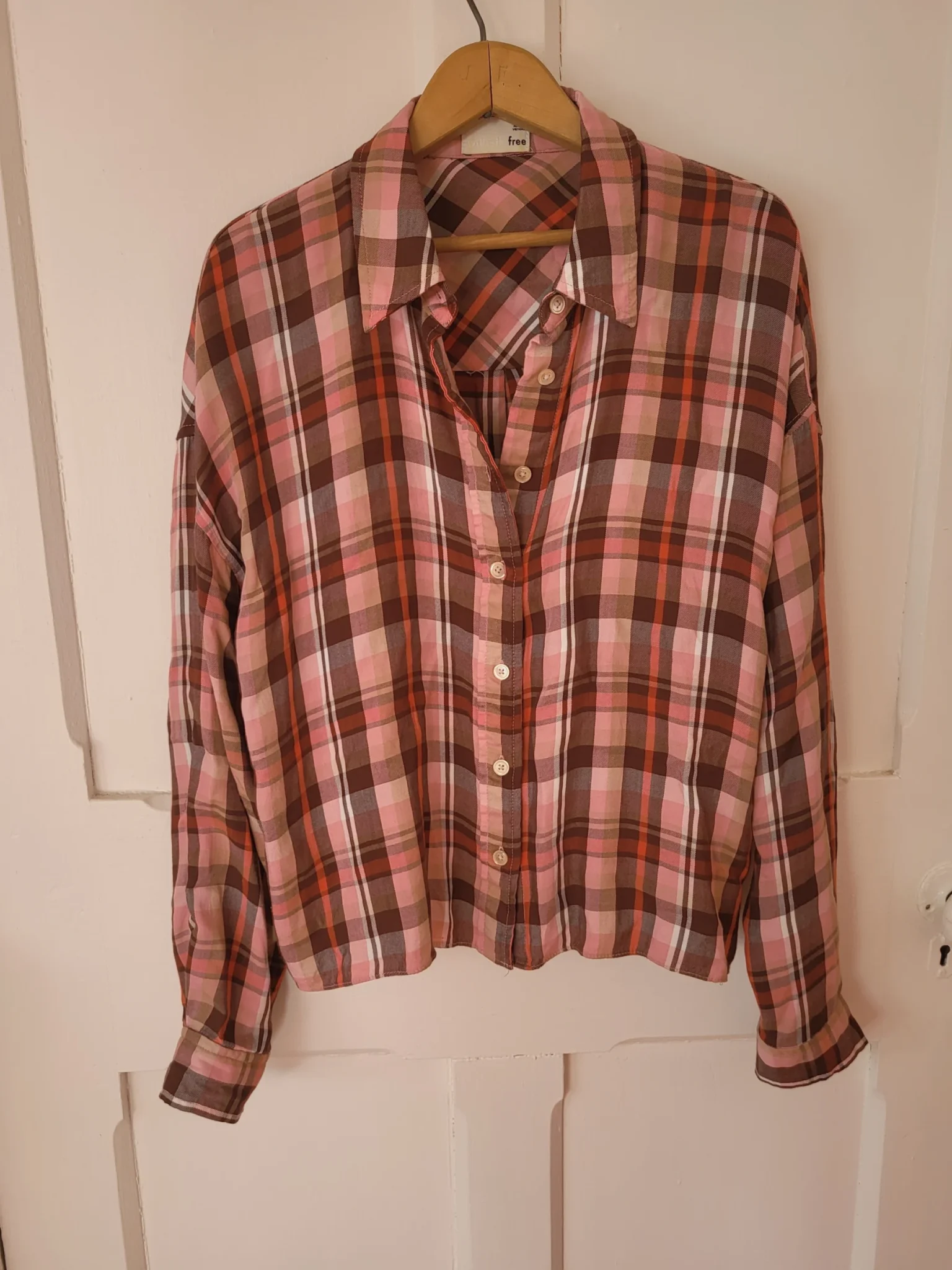 Image for Chemise Aritzia Wilfred Free à carreaux rose et brun, courte et ample, taille S