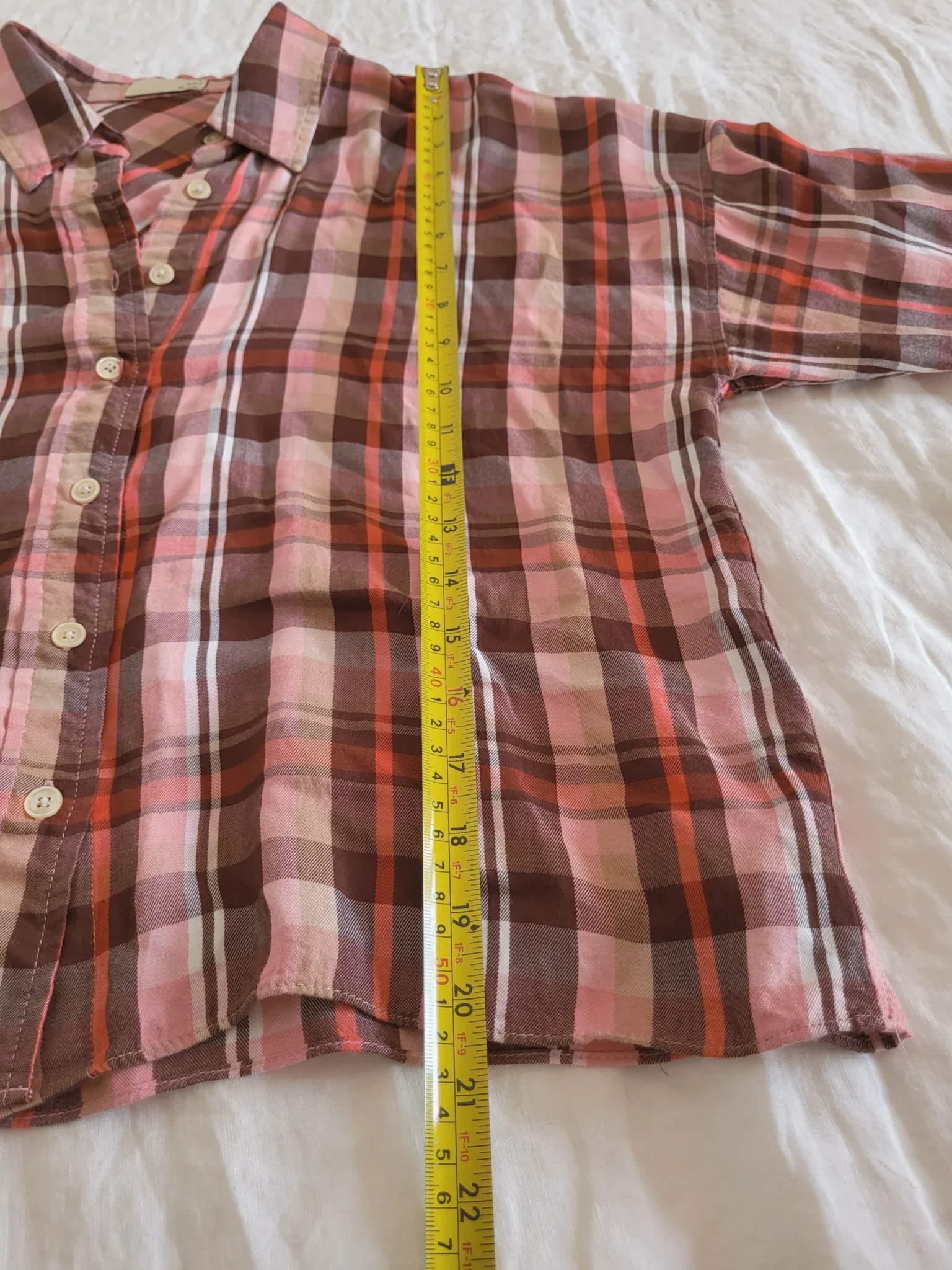 Image for Chemise Aritzia Wilfred Free à carreaux rose et brun, courte et ample, taille S