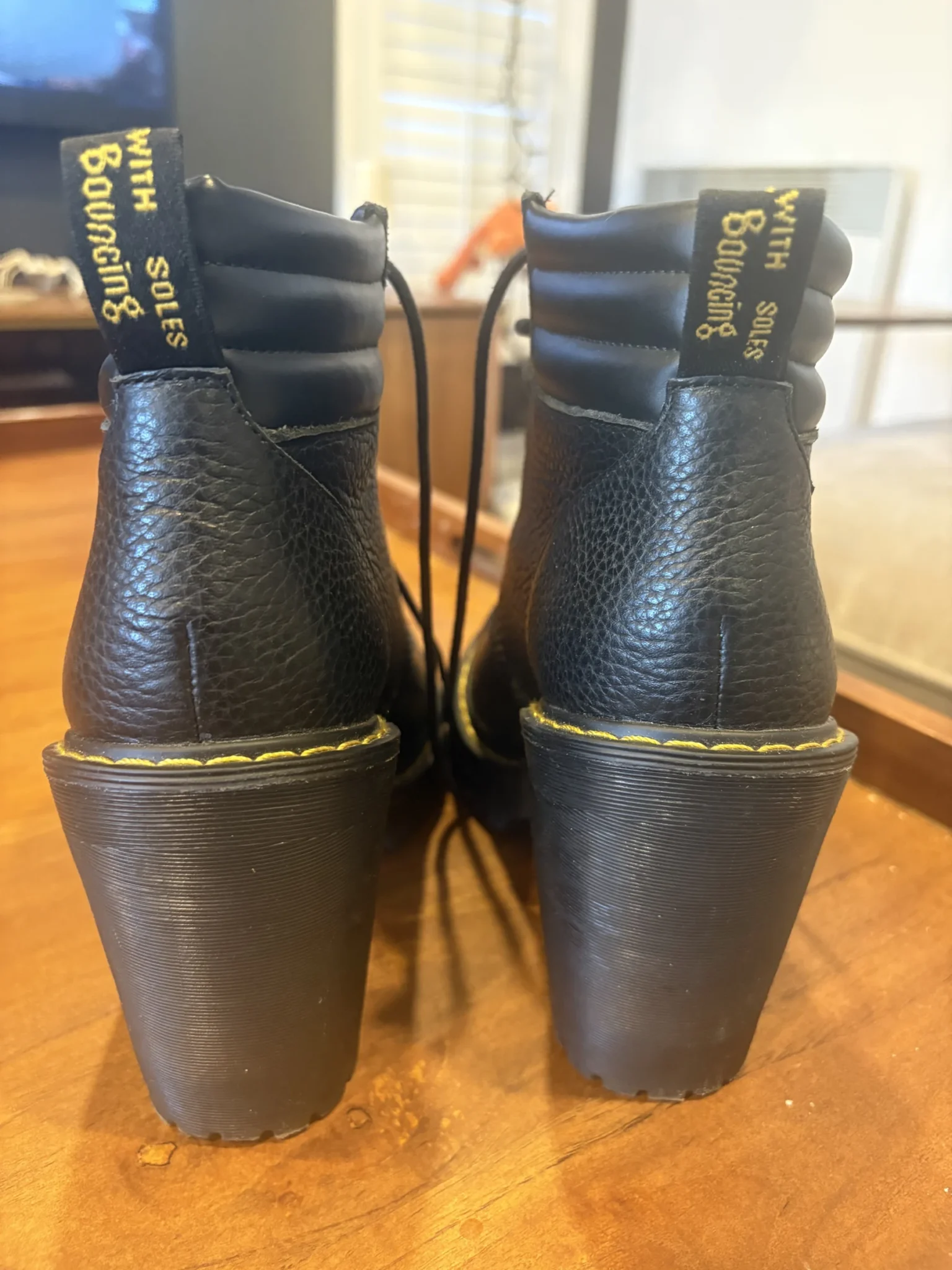 Image for Dr. Martens modèle Persephone à talons hauts - Noir