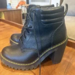 Thumbnail for Dr. Martens modèle Persephone à talons hauts - Noir