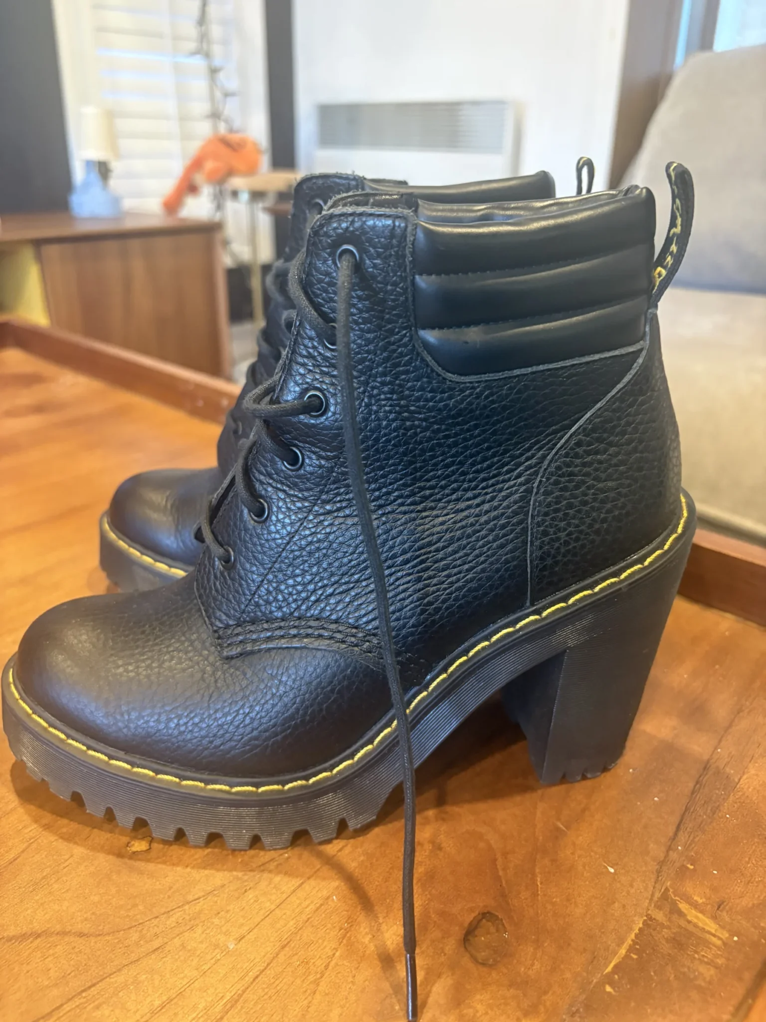 Image for Dr. Martens modèle Persephone à talons hauts - Noir