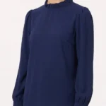 Featured thumbnail for Blouse J.Crew bleu marine à col volanté et manches bouffantes, taille S