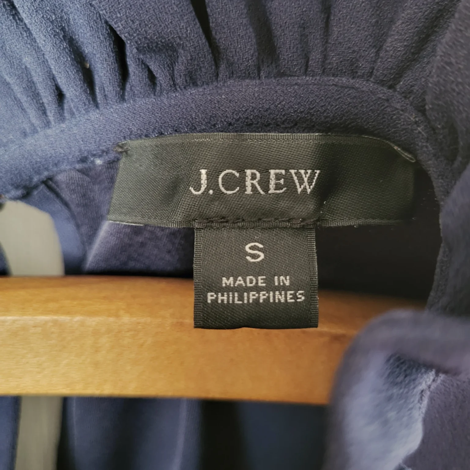 Image for Blouse J.Crew bleu marine à col volanté et manches bouffantes, taille S