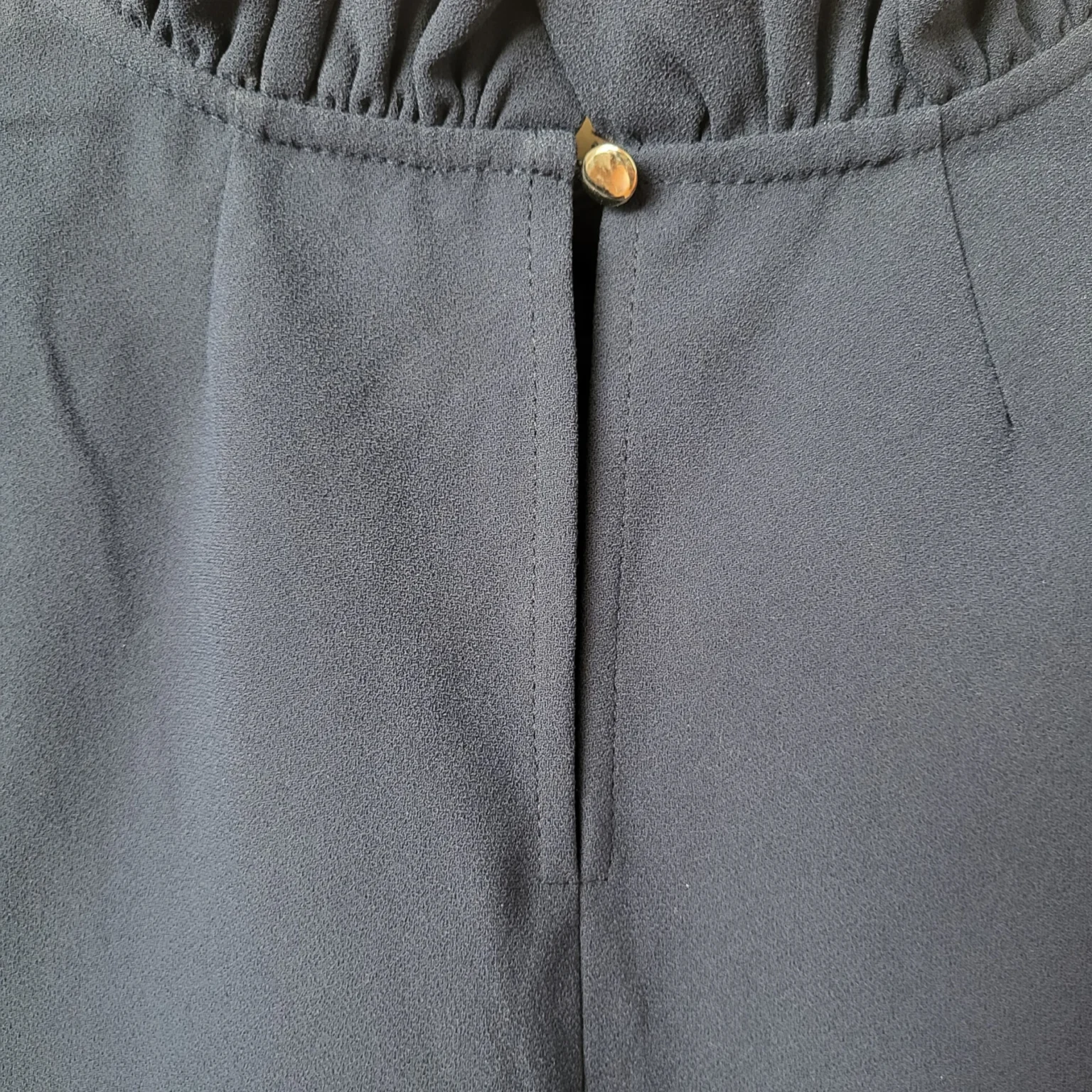 Image for Blouse J.Crew bleu marine à col volanté et manches bouffantes, taille S