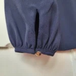Thumbnail for Blouse J.Crew bleu marine à col volanté et manches bouffantes, taille S