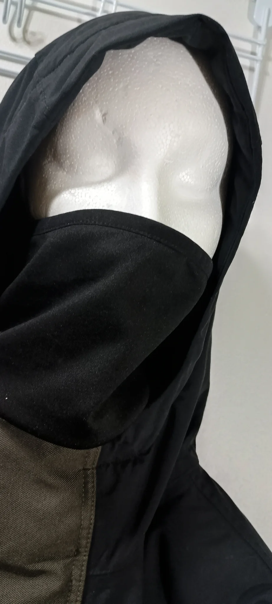 Image for The North Face hooded winter coat – Black and dark grey, camouflage lining, integrated balaclava.