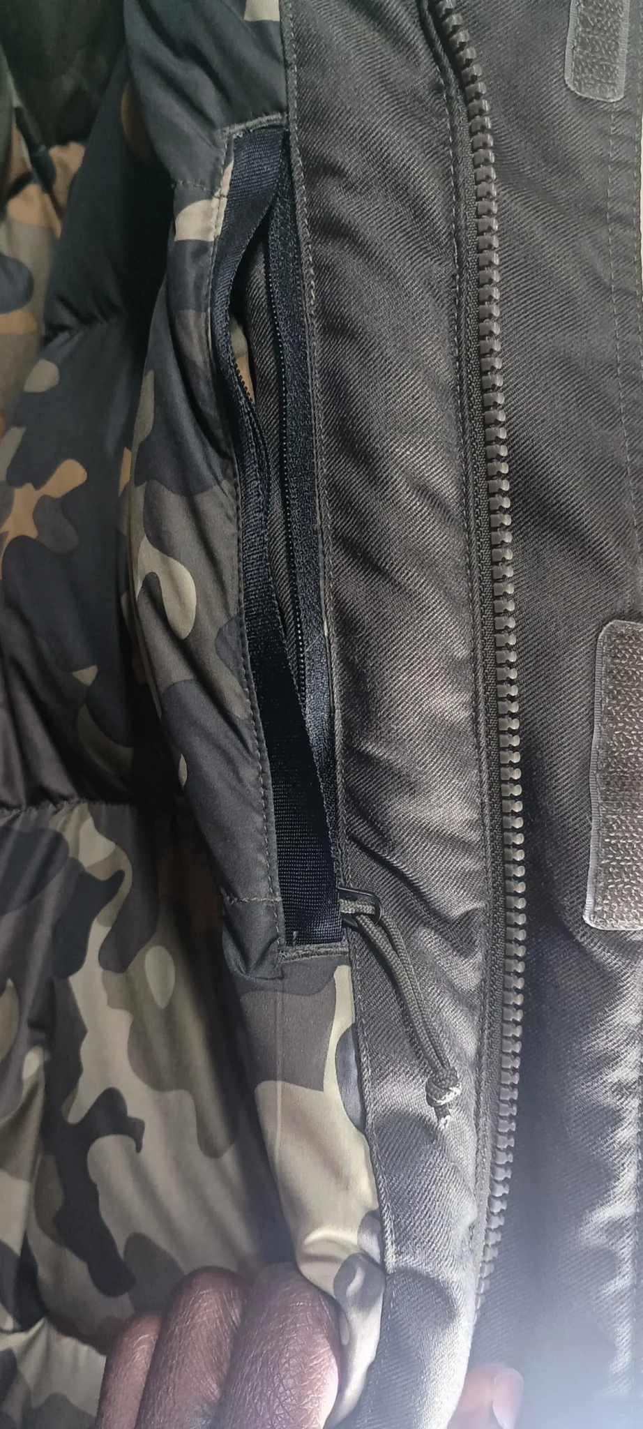 Image for The North Face hooded winter coat – Black and dark grey, camouflage lining, integrated balaclava.