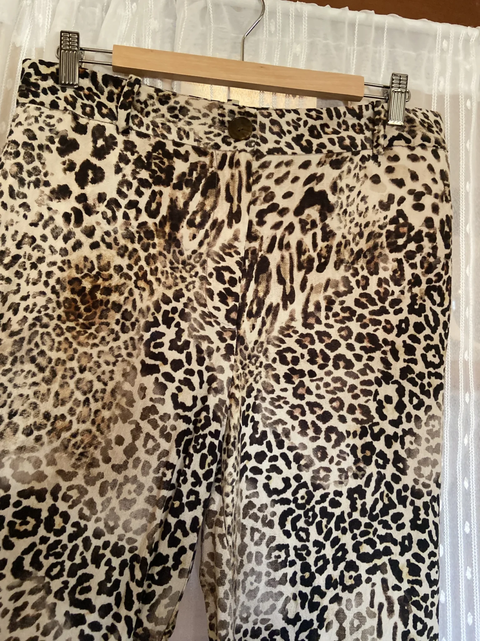 Image for Pantalon léger motifs léopard jambe droite