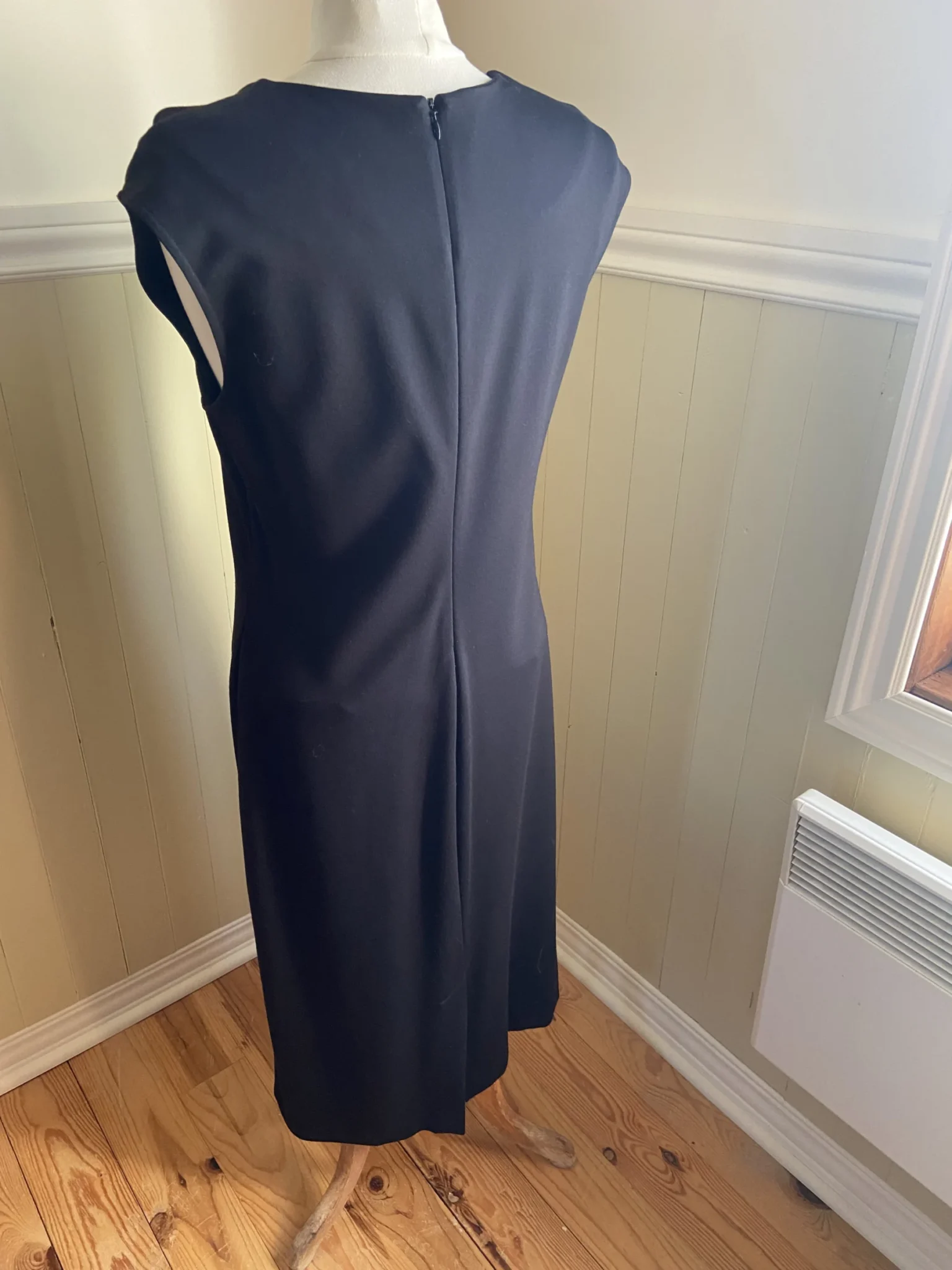 Image for Robe noire polyvalente