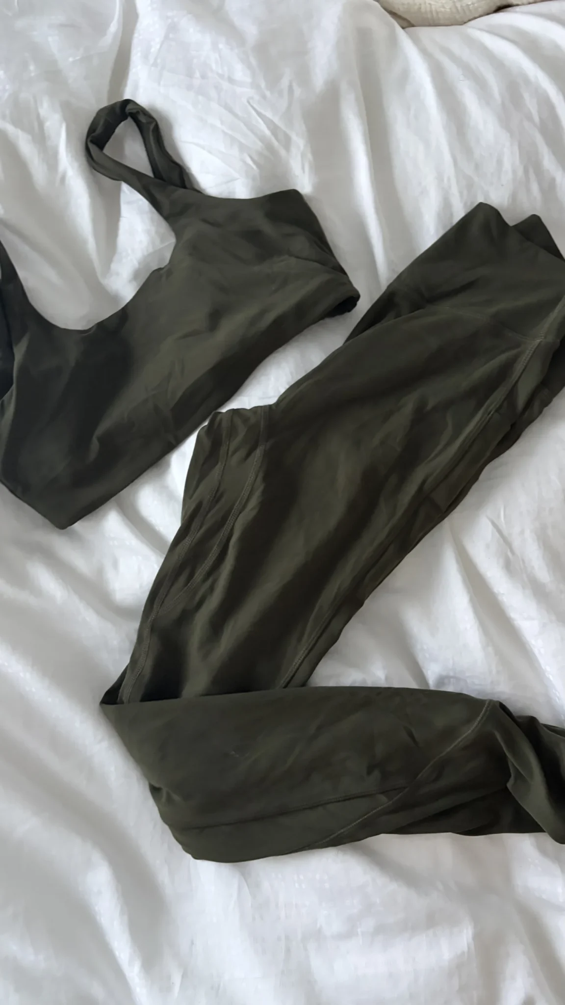 Featured image for Ensemble sport vert foncé