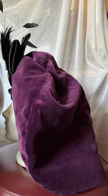 Image for Béret de velours mauve à aigrette (chapeau) style Renaissance - Chic / VINTAGE