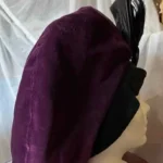 Thumbnail for Béret de velours mauve à aigrette (chapeau) style Renaissance - Chic / VINTAGE