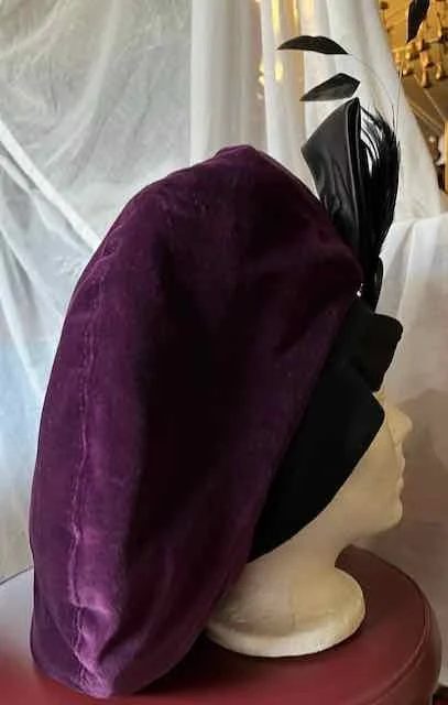 Image for Béret de velours mauve à aigrette (chapeau) style Renaissance - Chic / VINTAGE