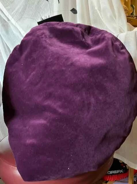 Image for Béret de velours mauve à aigrette (chapeau) style Renaissance - Chic / VINTAGE