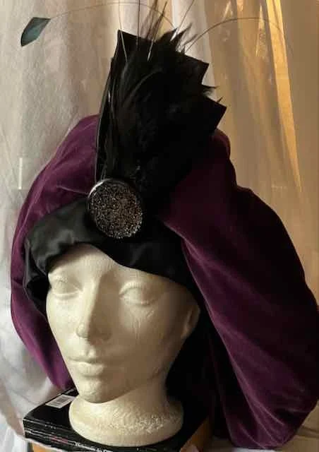 Image for Béret de velours mauve à aigrette (chapeau) style Renaissance - Chic / VINTAGE