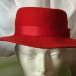 Featured thumbnail for Red felt hat / VINTAGE