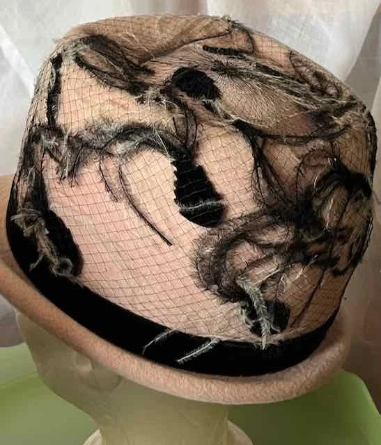 Image for Chapeau de feutre rose à voilette et plumes - Original / Chic / VINTAGE
