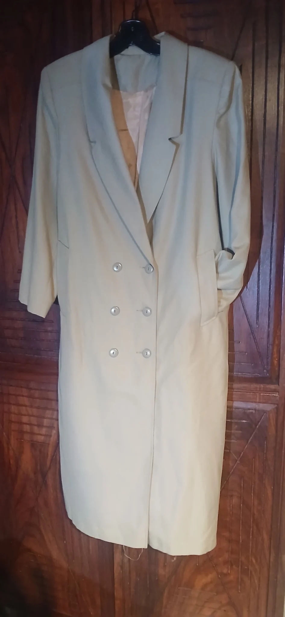 Featured image for Manteau long plissé à l'arrière