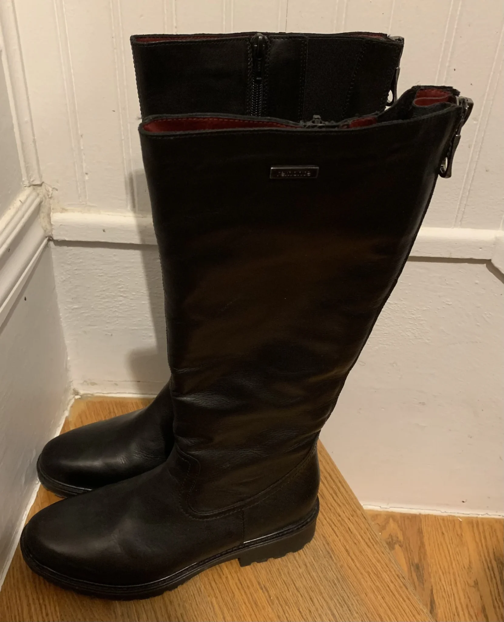 Featured image for Bottes hautes en cuir véritable Remonte (taille 40 / 8.5-9) – Très bon état