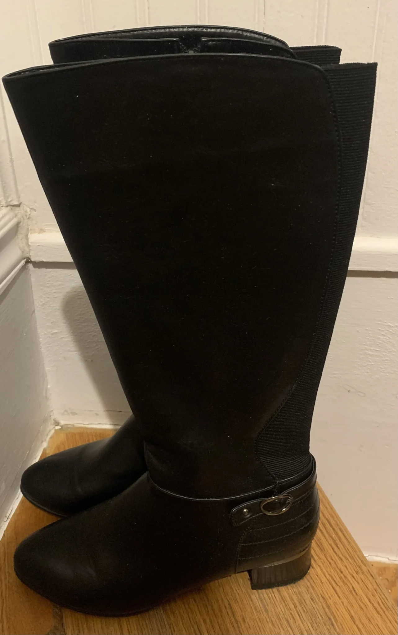 Featured image for Bottes cavalières montantes noires avec boîte d'origine – Pointure 39