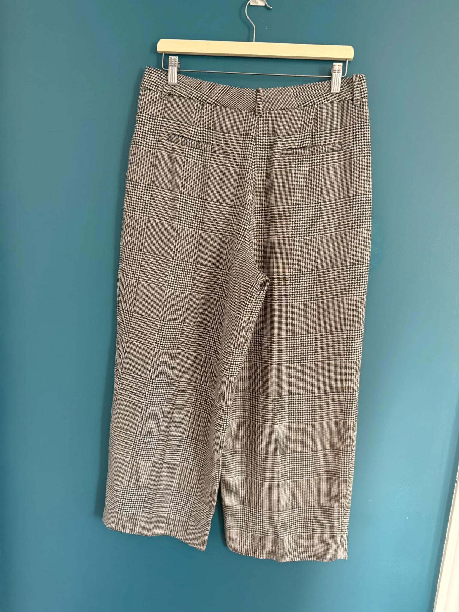 Image for Wide-leg 3/4-length Prince of Wales trousers, 26-inch inside leg