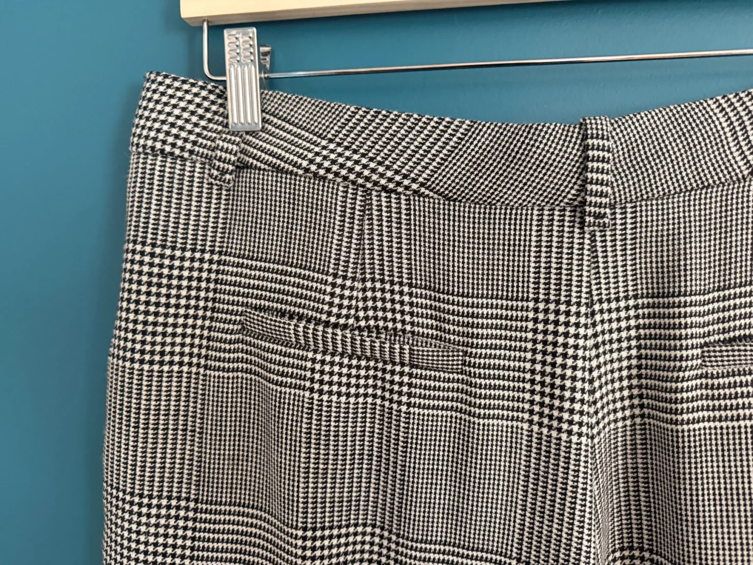 Image for Wide-leg 3/4-length Prince of Wales trousers, 26-inch inside leg