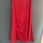 Thumbnail for Jouer longue rouge en satin évasé
