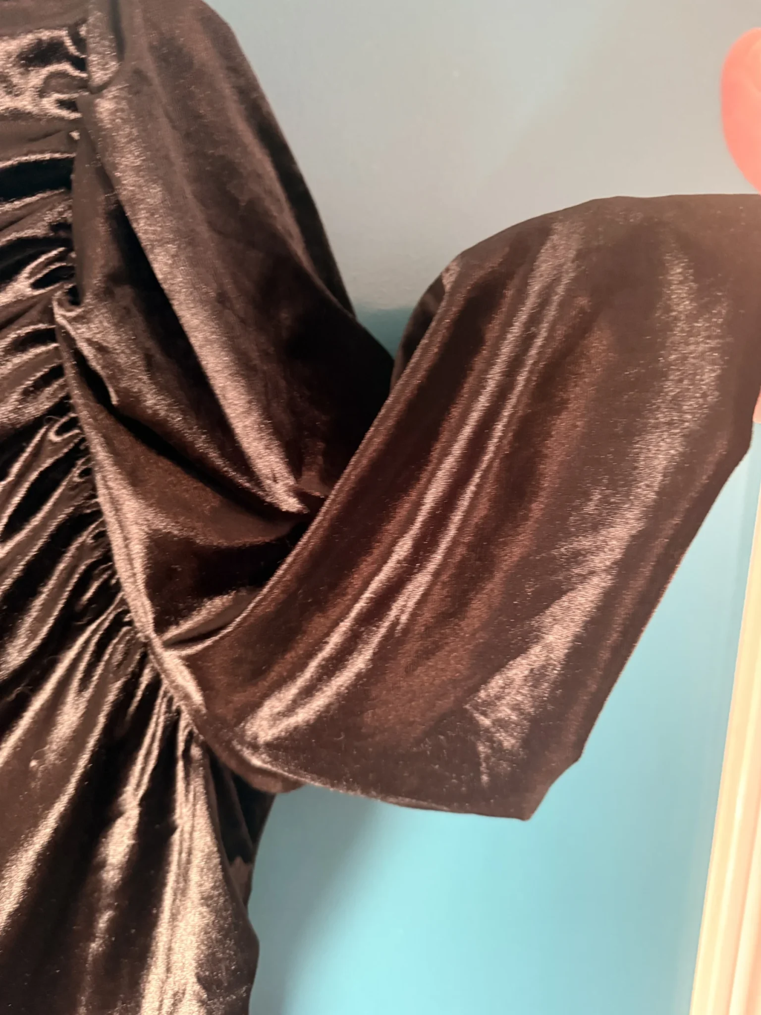 Image for Robe en velours noir effet drappé