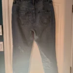 Thumbnail for Jeans coupe girlfriend avec déchirures et patch sequins 2 tons