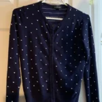 Featured thumbnail for Cardigan bleu marin à pois Jessica - Taille S (6-8)
