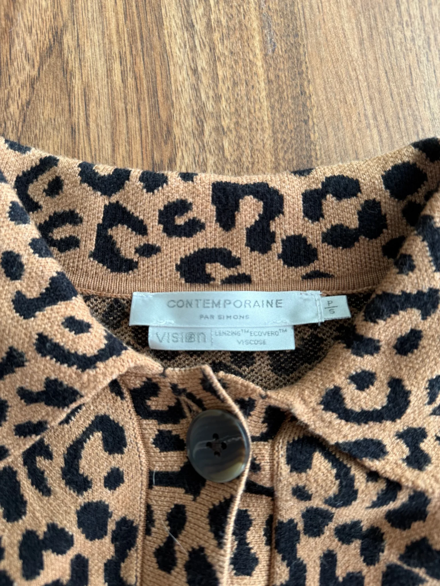 Image for Cardigan col polo en jersey motif léopard Contemporaine