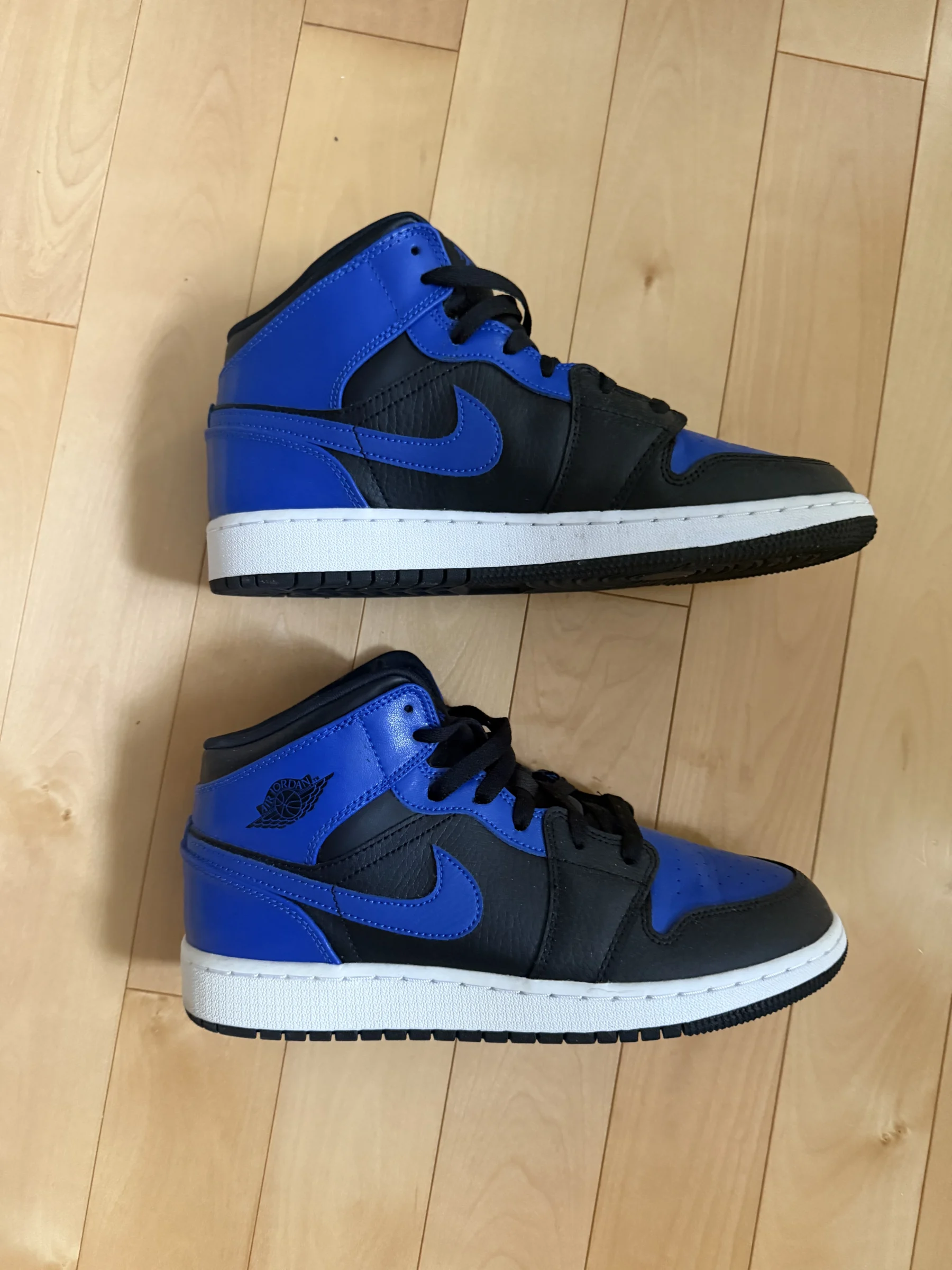 Jordan Mid bleu et noir taille 7Y Nike seconde main