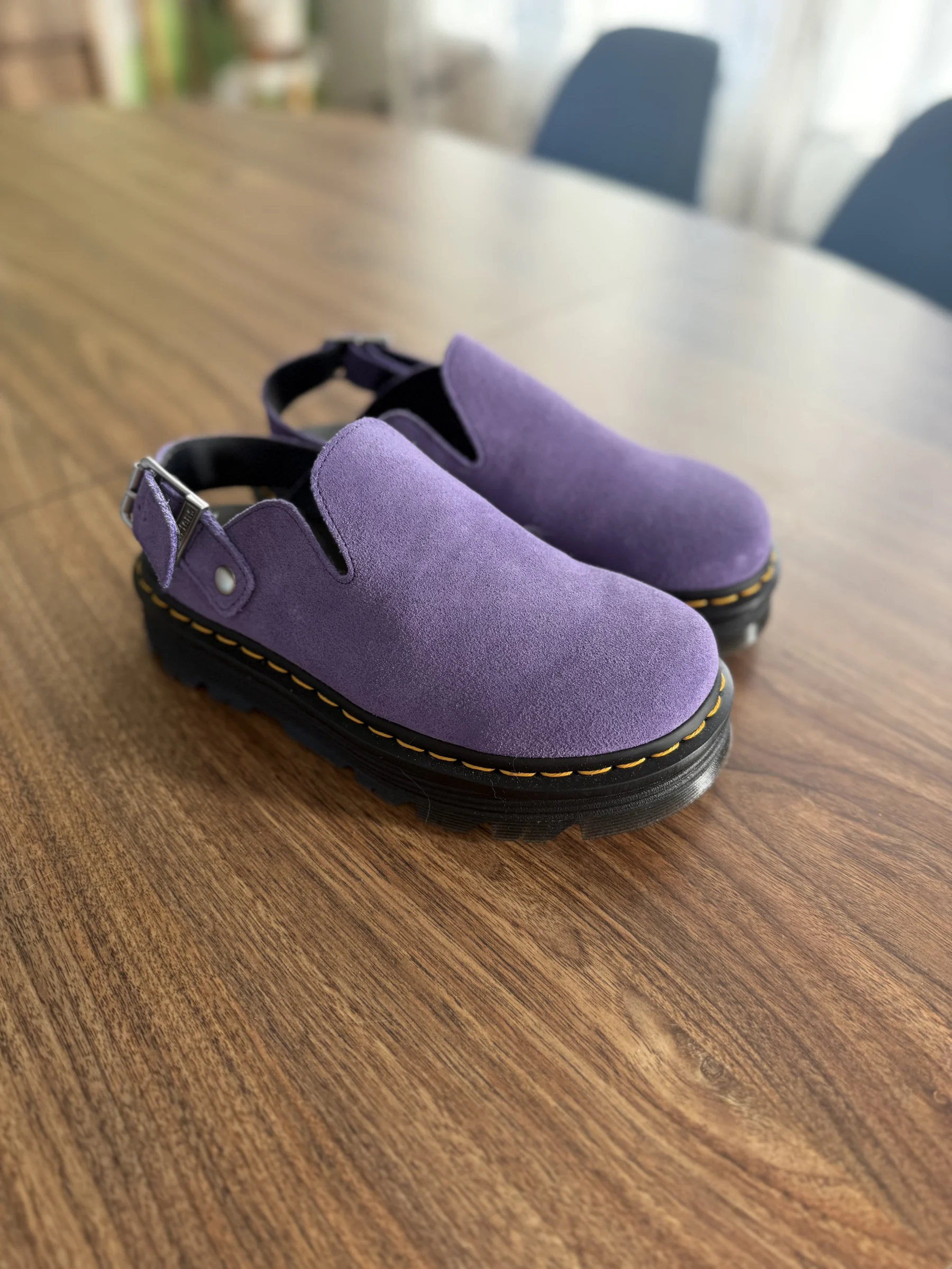 Mules Zebzag Dr Martens violettes en suède avec bride ajustable Dr Martens seconde main