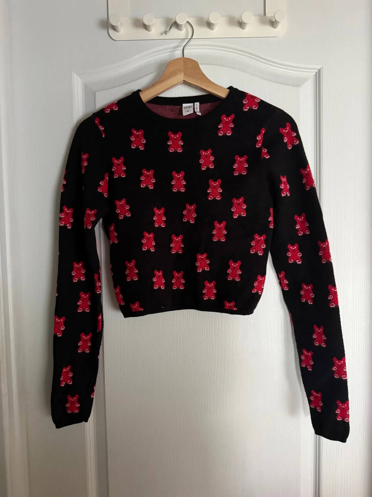 Featured image for Short-sleeved top with a Twik jelly bears design