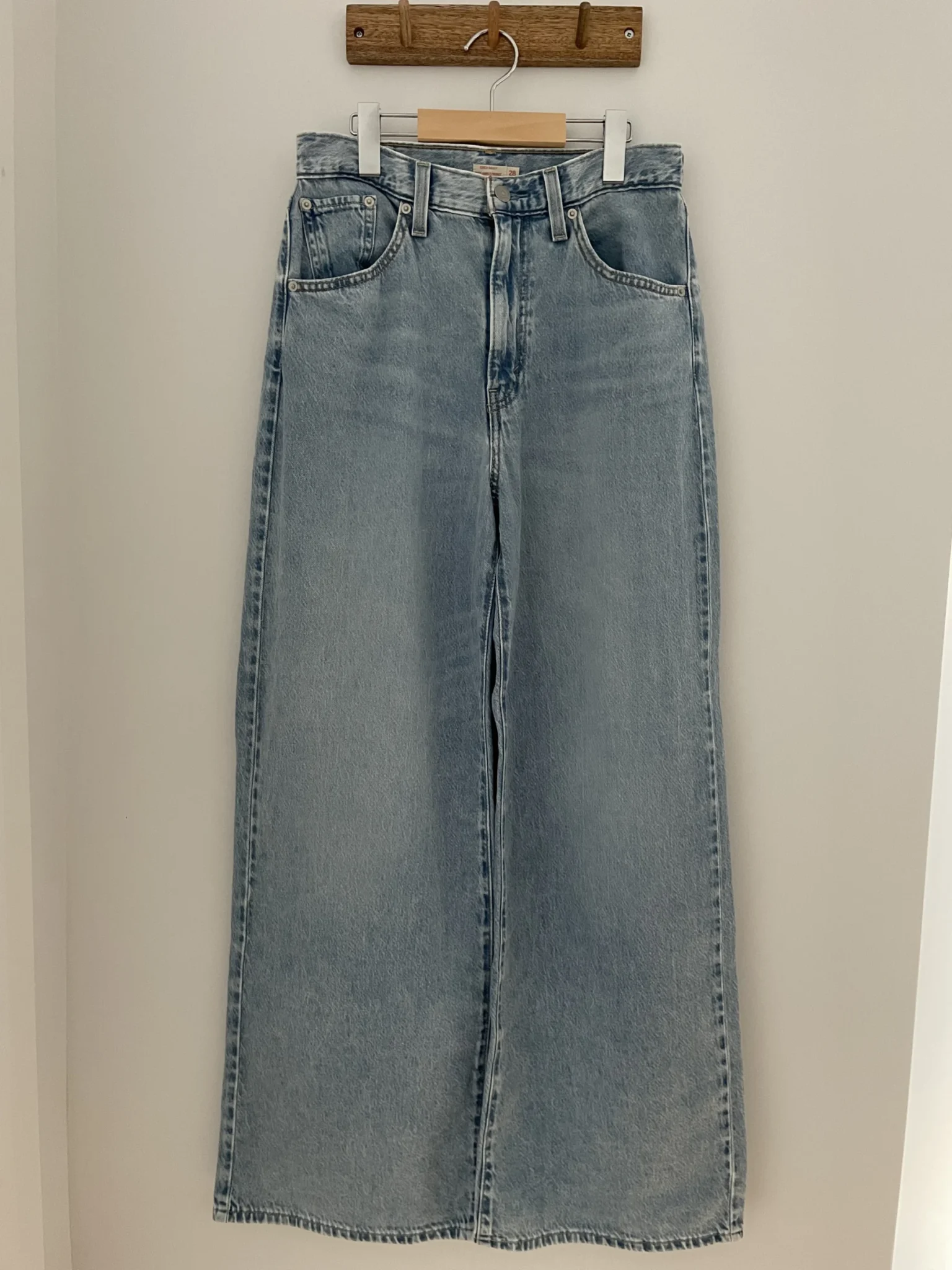 Featured image for Loose-fitting Levi’s jeans