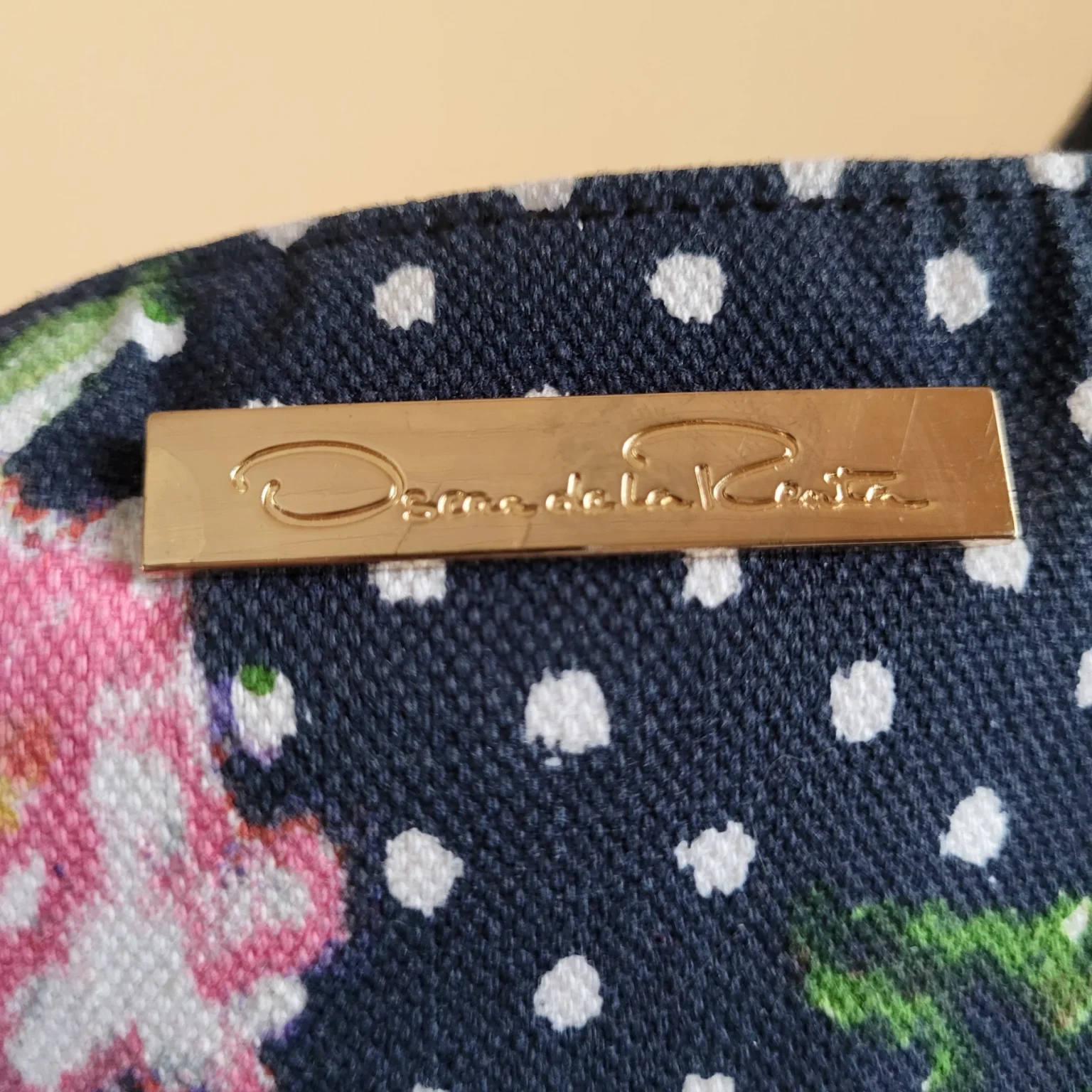 Image for Sac fourre-tout Oscar de La Renta en toile à motifs floraux et à pois