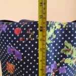 Thumbnail for Sac fourre-tout Oscar de La Renta en toile à motifs floraux et à pois