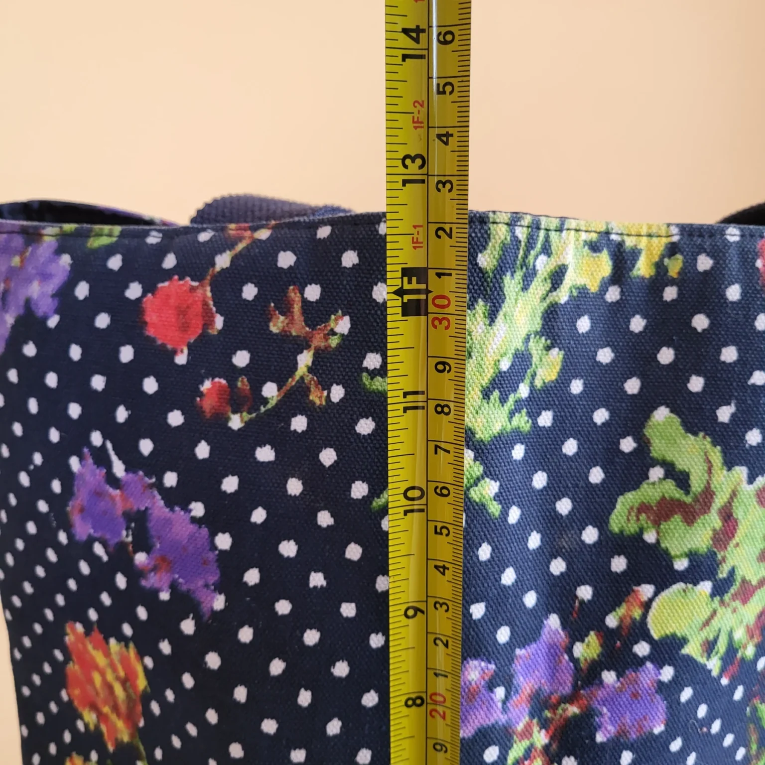 Image for Sac fourre-tout Oscar de La Renta en toile à motifs floraux et à pois