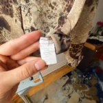 Thumbnail for Chemise boutonnée fluide à motif animalier vintage Y2K brun et beige