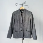 Featured thumbnail for Blazer en tweed semi-ajusté élégant gris et noir vintage des années 80