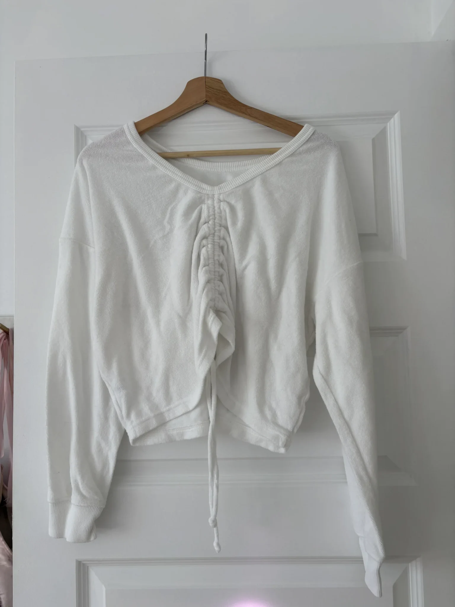 Featured image for Brand-new Aerie casual white top