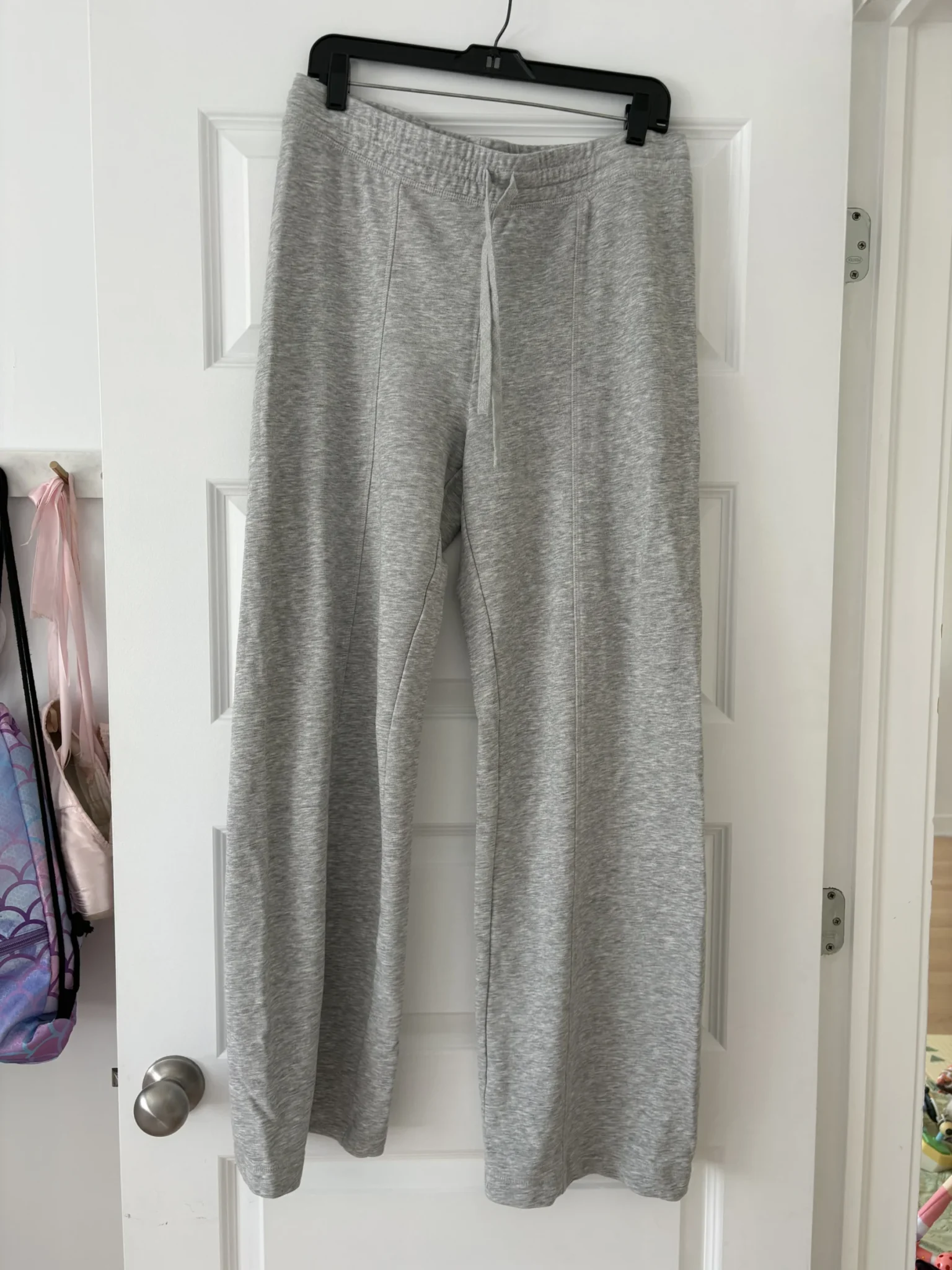 Featured image for Brand-new H&M casual grey trousers